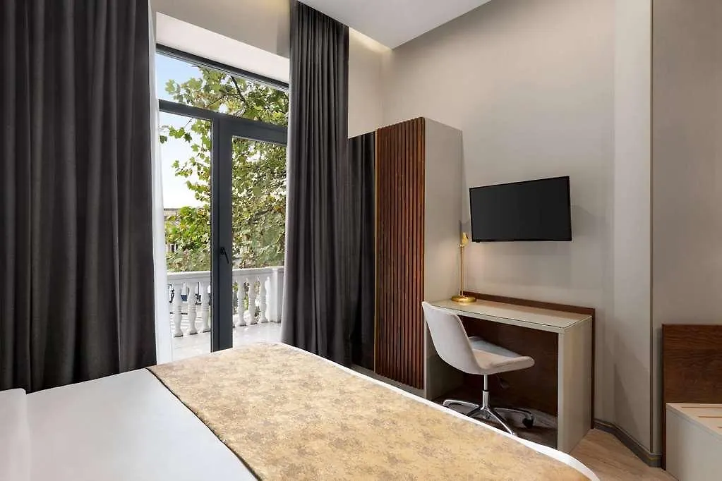 Hotel Tbilisi Chambers 4*,
